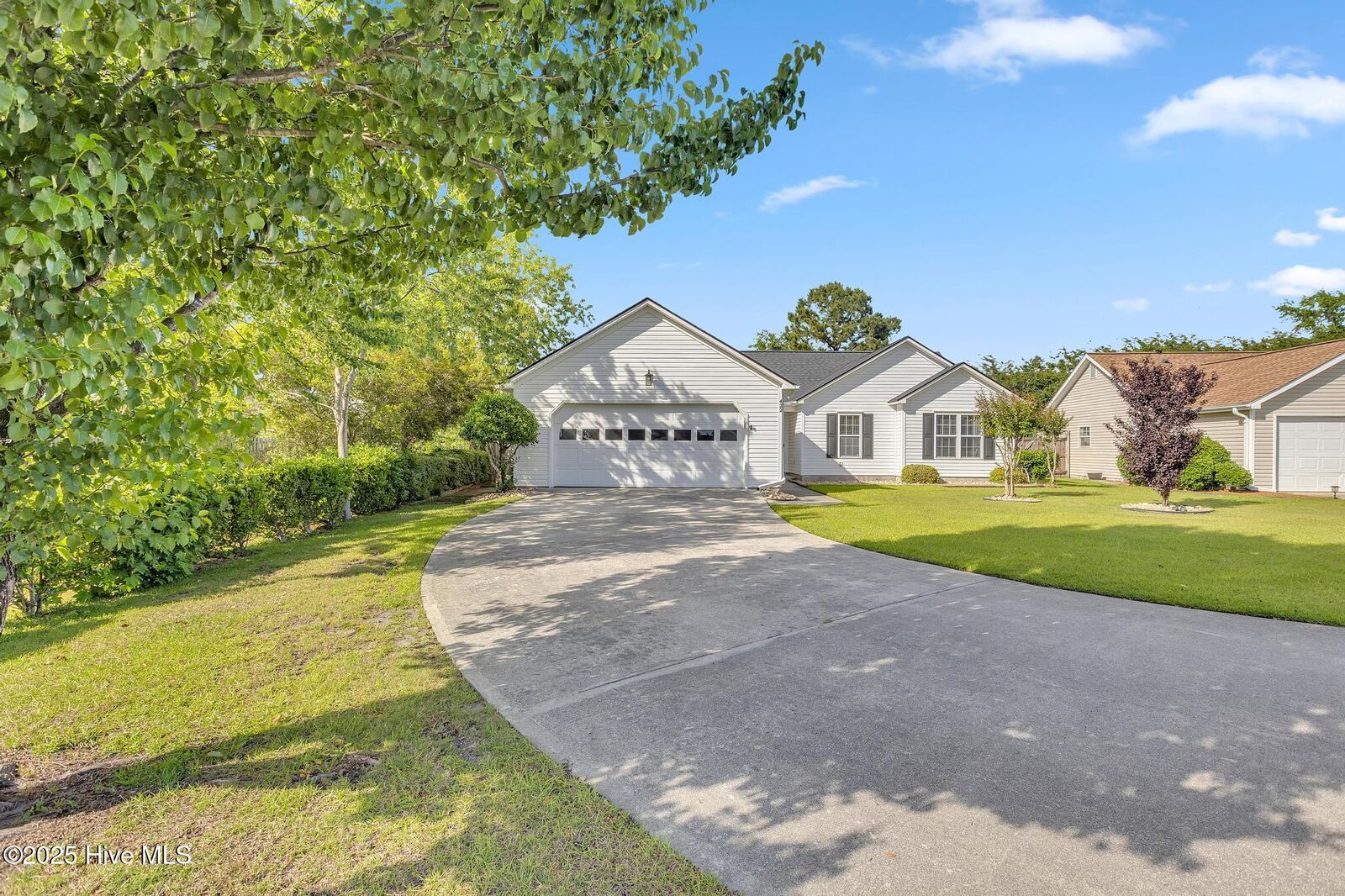 Property Photo: 422 Point View Court NC 28411