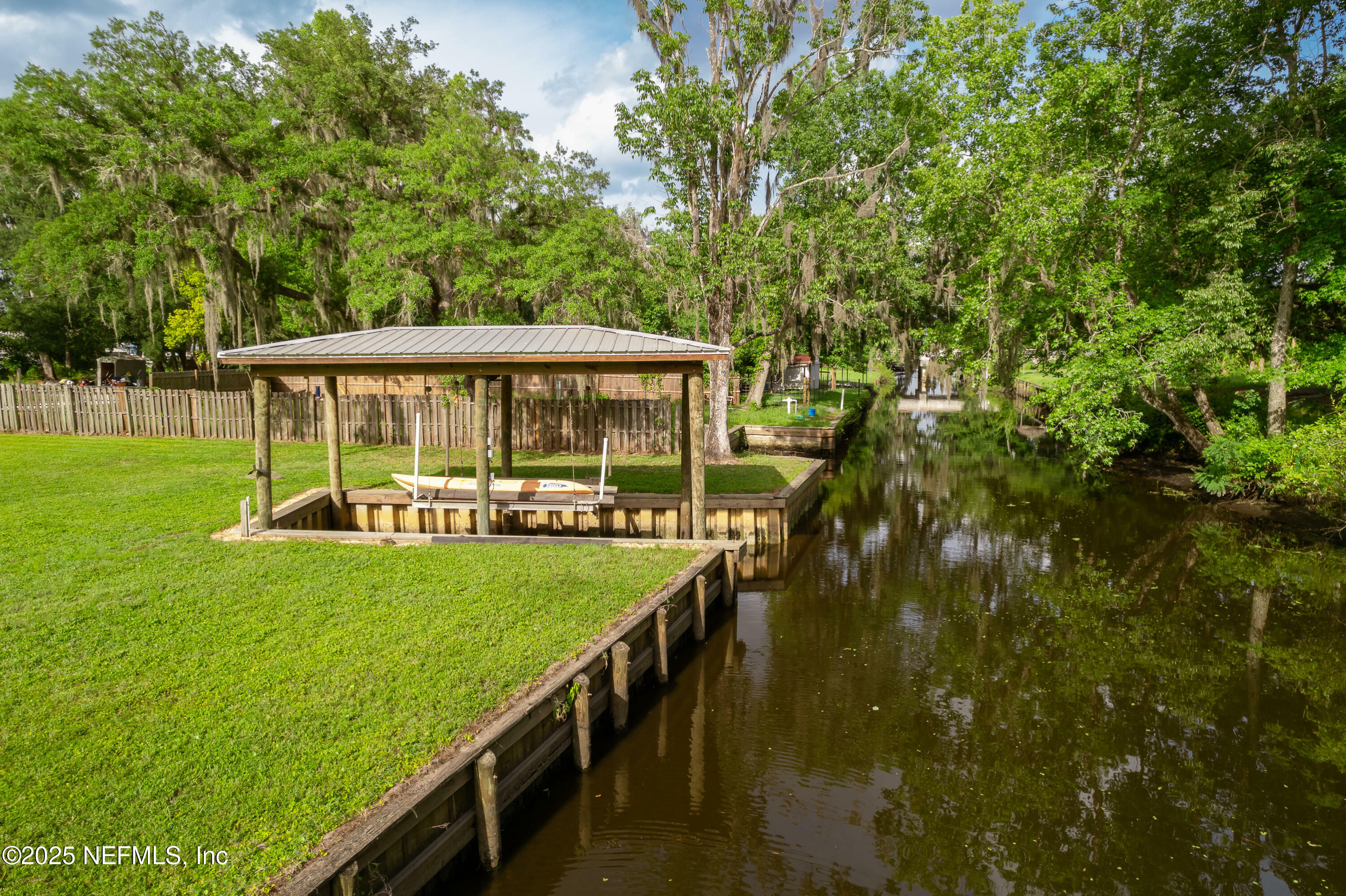 Property Photo: 113 Retreat Lane FL 32177