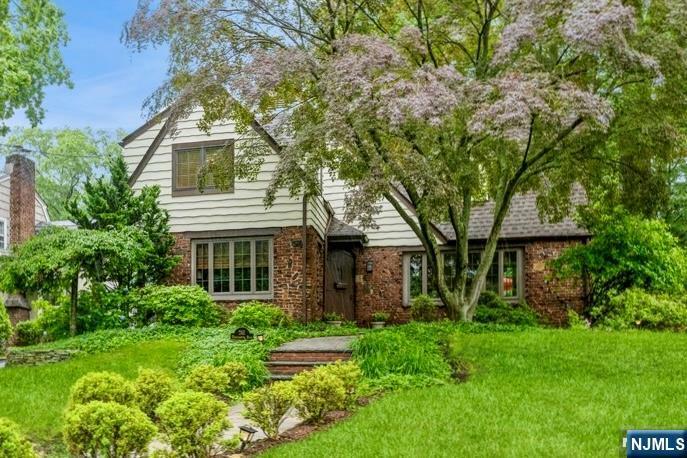 Property Photo: 261 Kenilworth Road NJ 07450