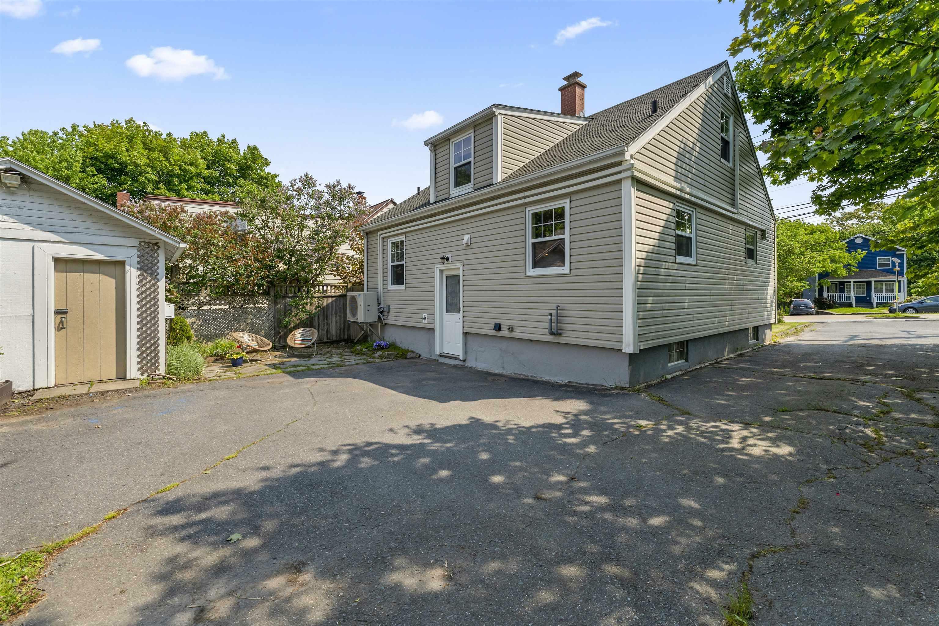 Photo de la propriété: 107 Herring Cove Road NS B3P 1K5
