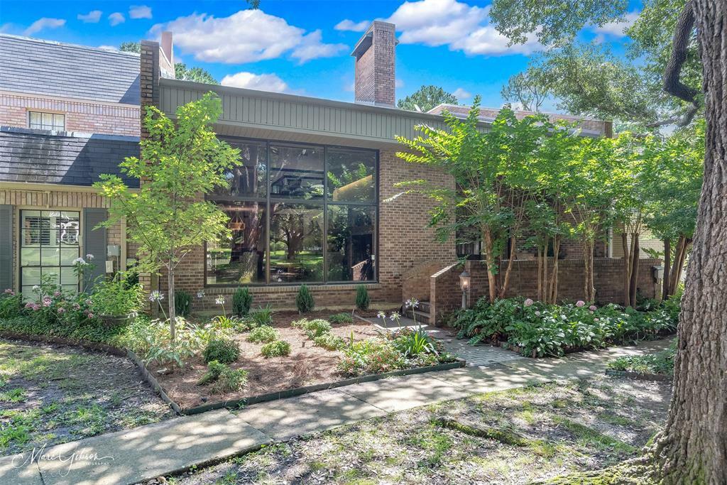 Property Photo: 300 Pierremont Road 18 LA 71106