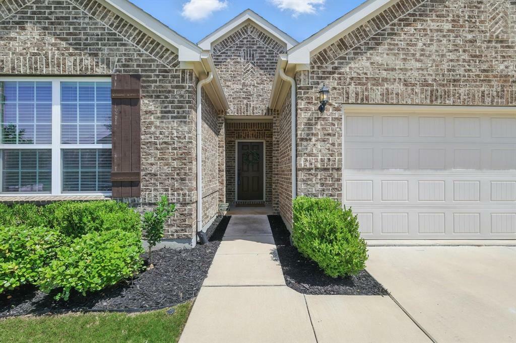 Property Photo: 2524 Wallingford Drive TX 76084