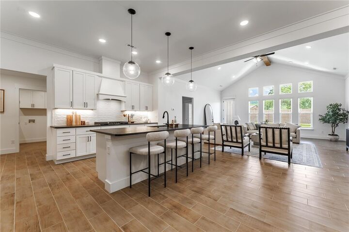 Property Photo: 964 Woodbridge Drive AR 72730