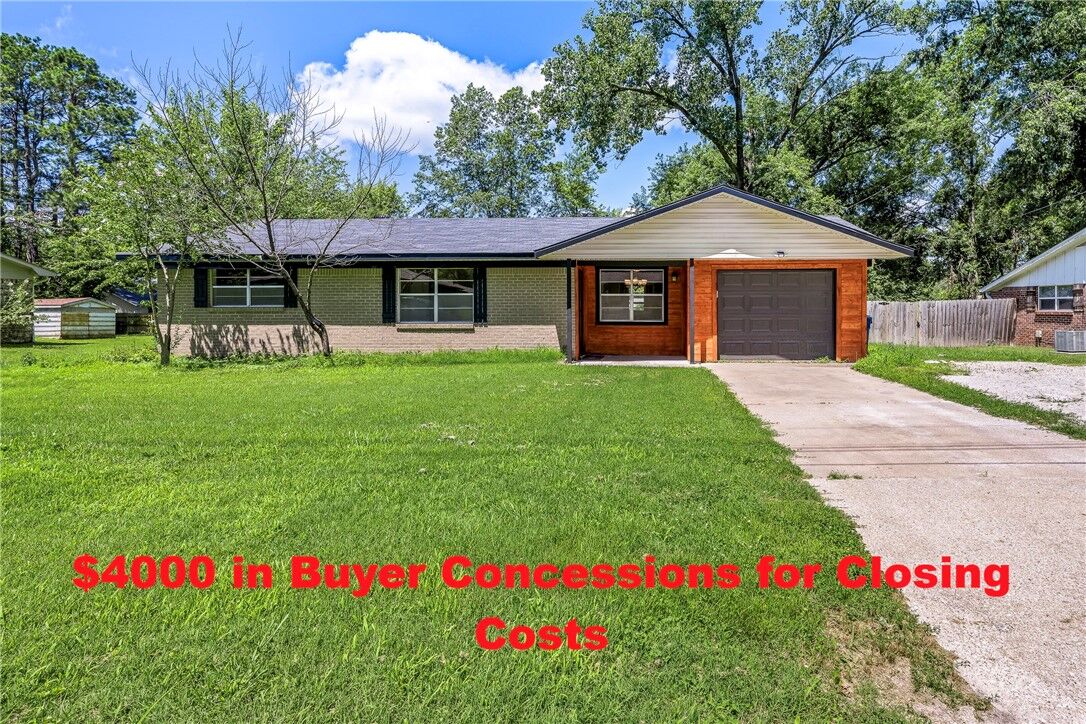 Property Photo: 1202 SE E Street AR 72712