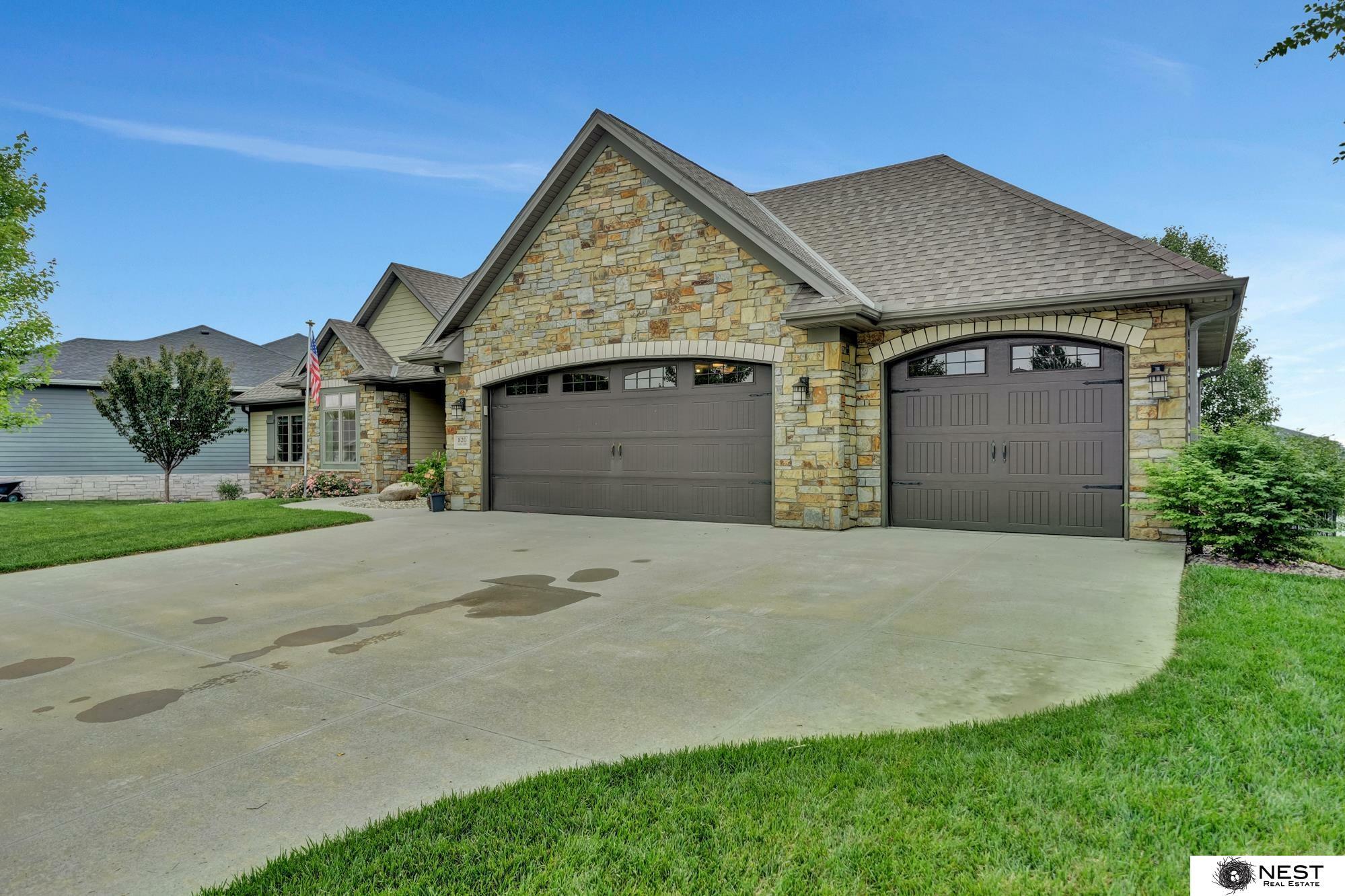 Property Photo:  820 N 100th Street  NE 68527 