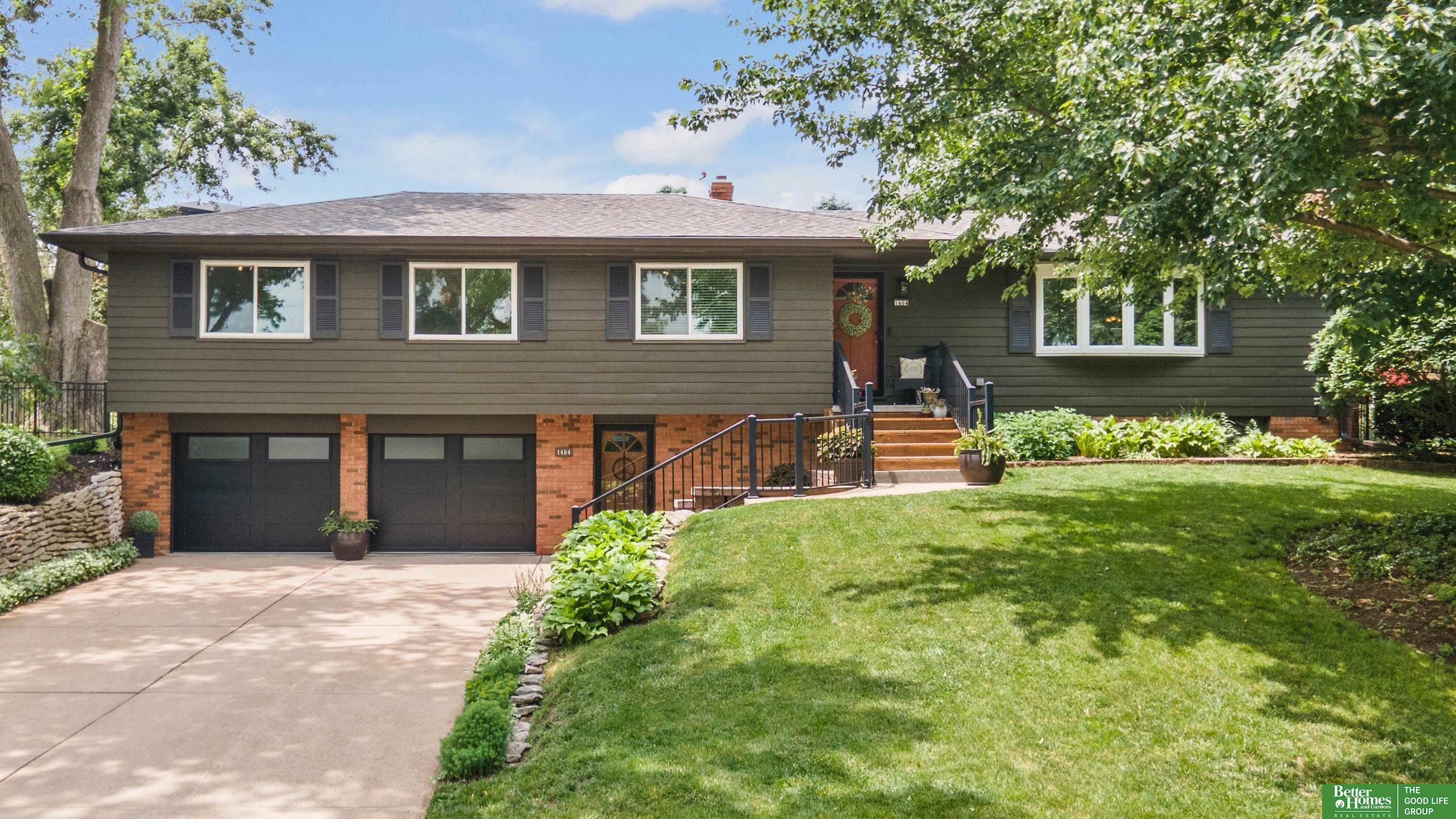Property Photo: 1404 S 126th Street NE 68144