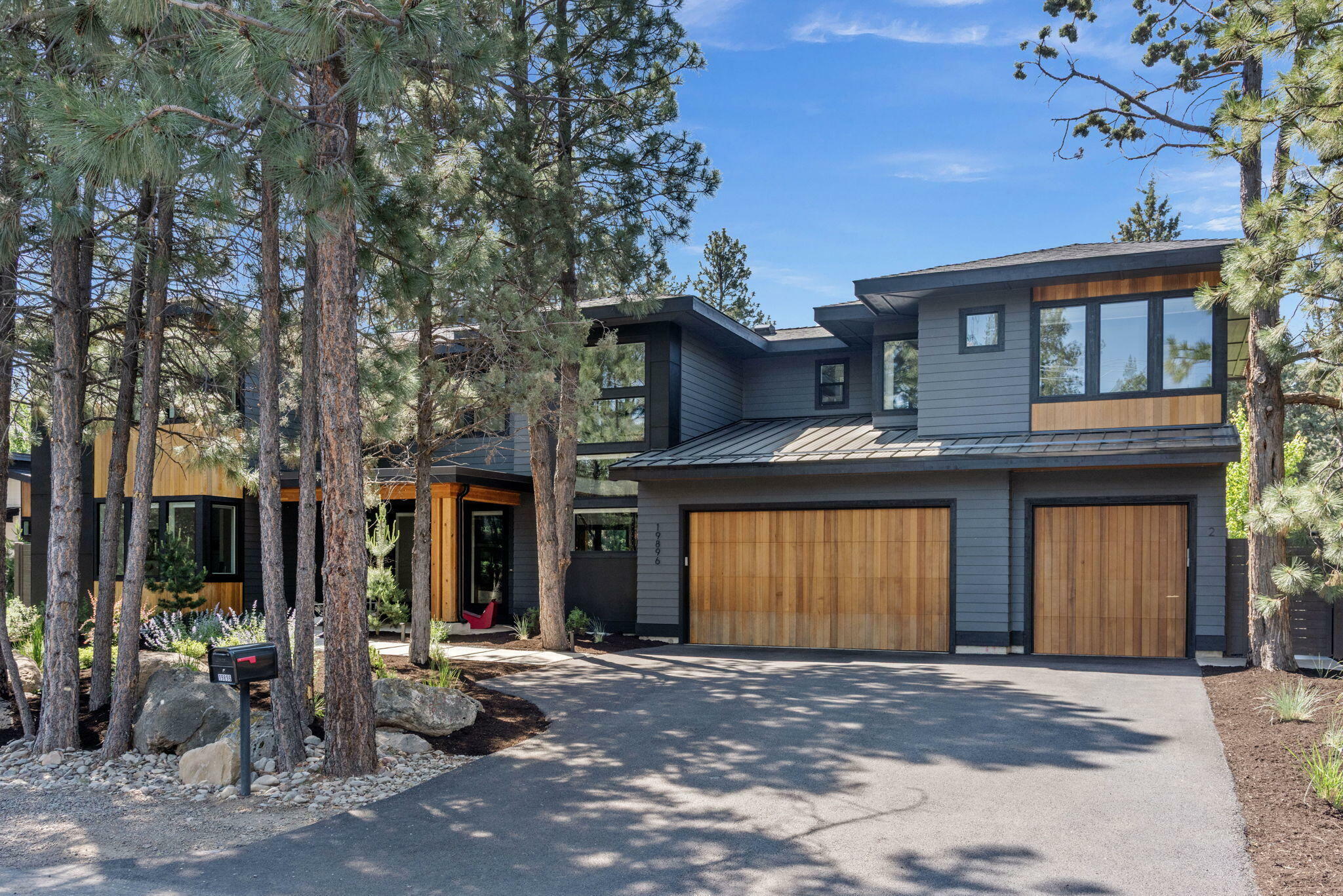 Property Photo: 19896 Alderwood Circle OR 97702