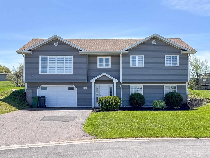 Property Photo: 46 Maclauchlan Drive PE C1B 1M2