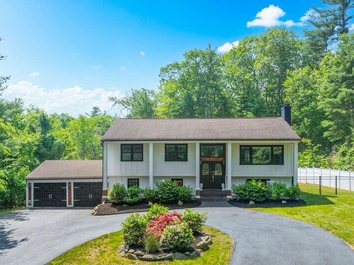Property Photo:  7 Wagon Wheel Rd  MA 01810 