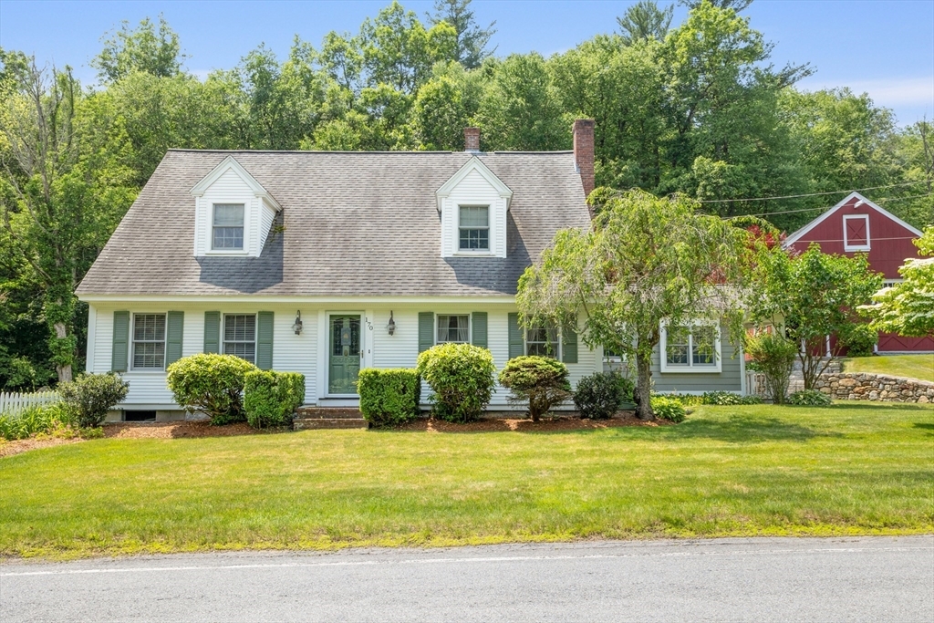Property Photo: 170 Dunstable Rd MA 01886