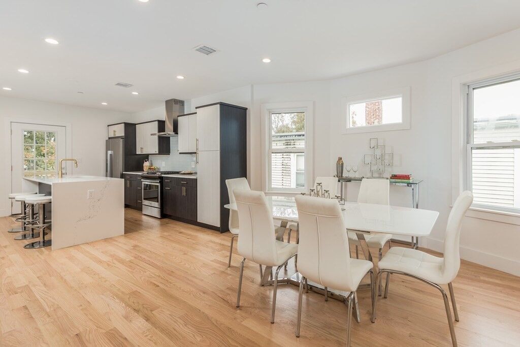 Property Photo:  112 King 1  MA 02122 