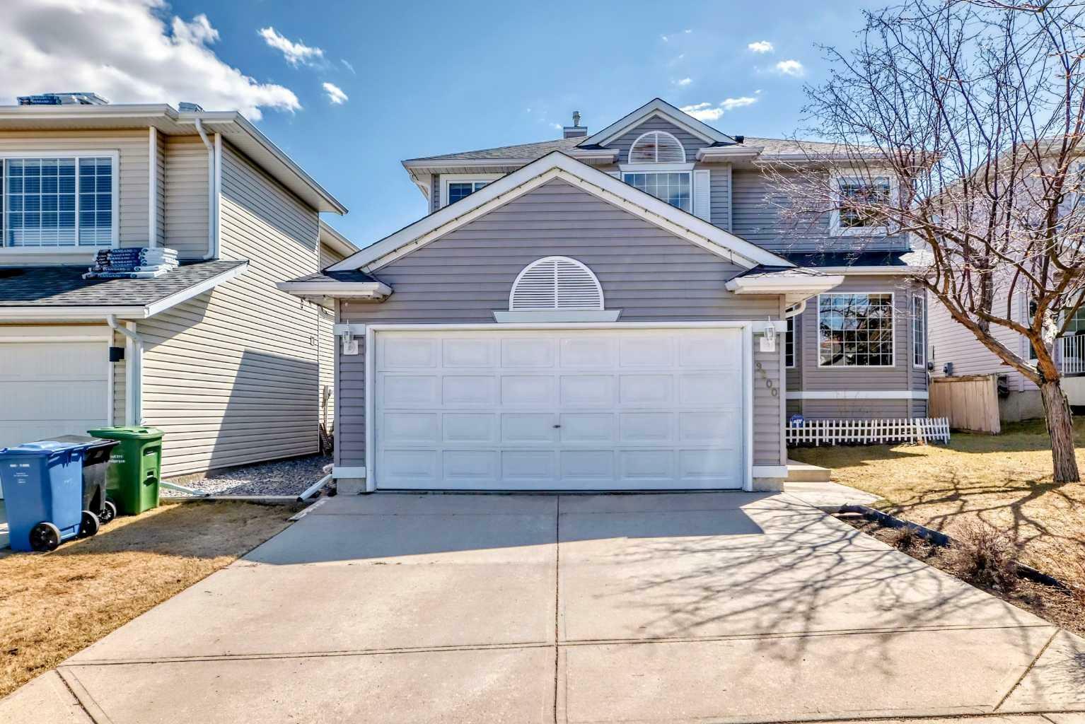Property Photo: 9200 Edgebrook Drive NW AB T3A 5T5