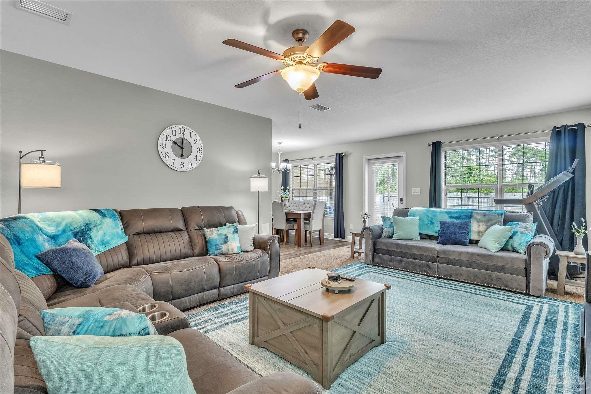 Property Photo: 3818 Weatherstone Cir FL 32507