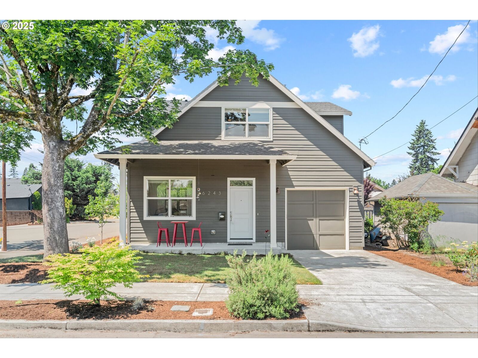 Property Photo:  6243 SE 71st Ave  OR 97206 