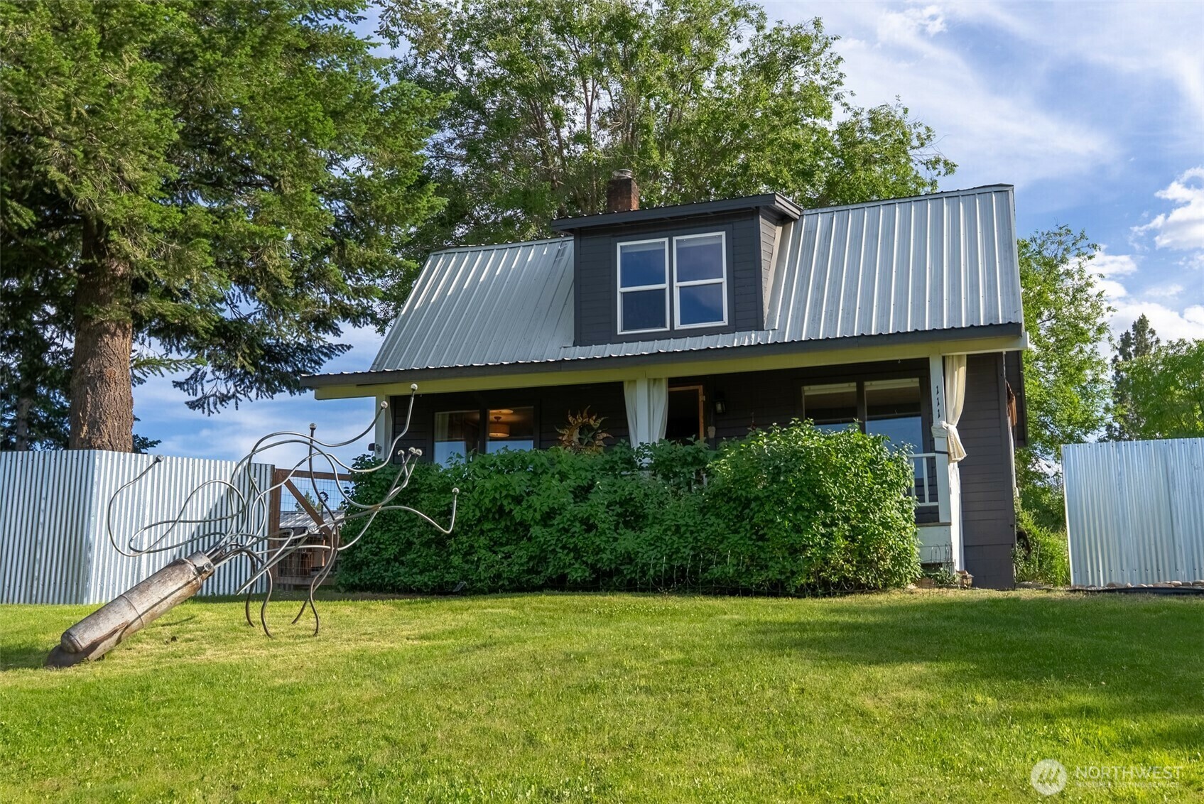 Property Photo: 111 Norfolk Road WA 98862