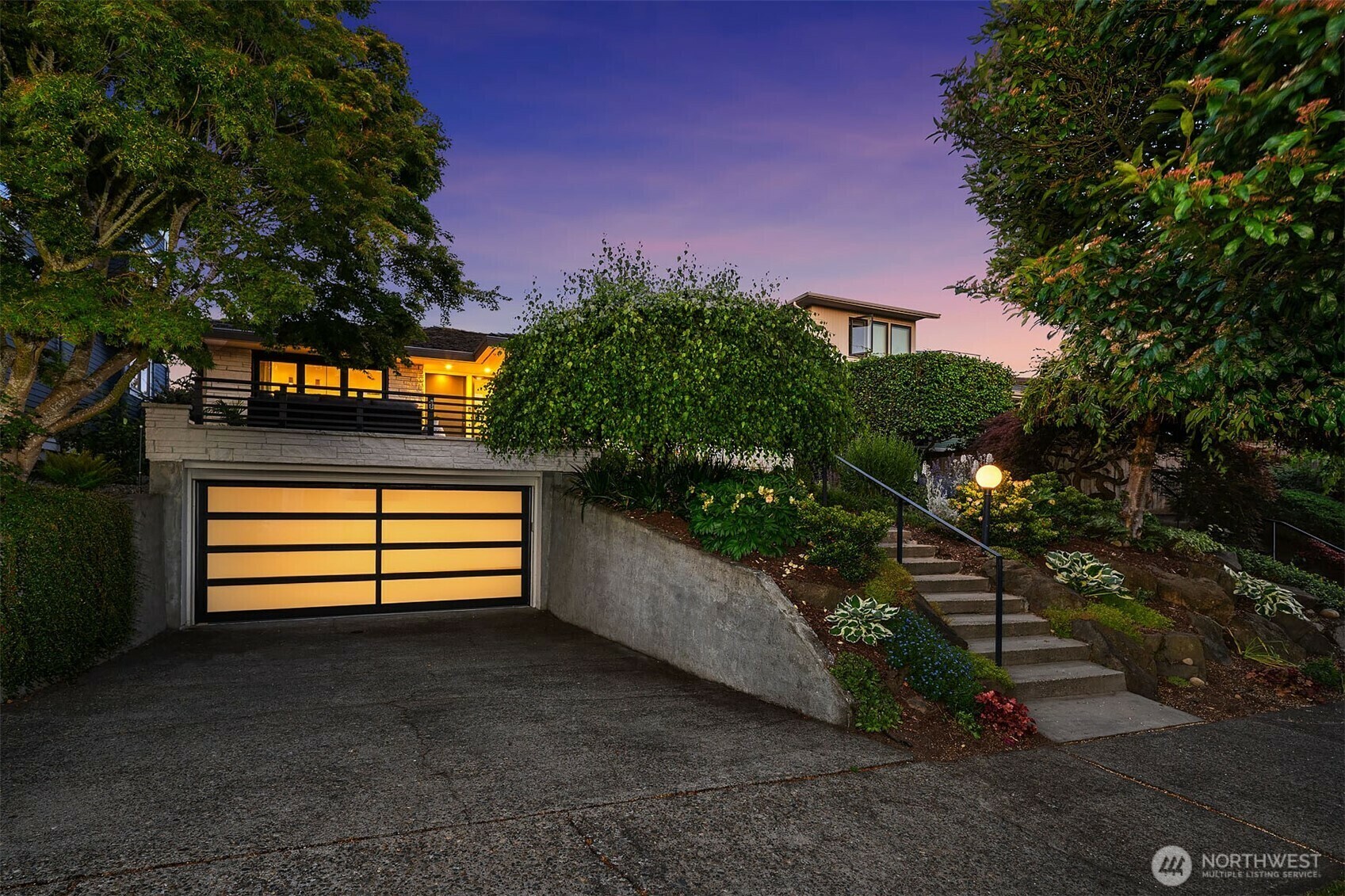 Property Photo: 1910 Edgemont Place W WA 98199