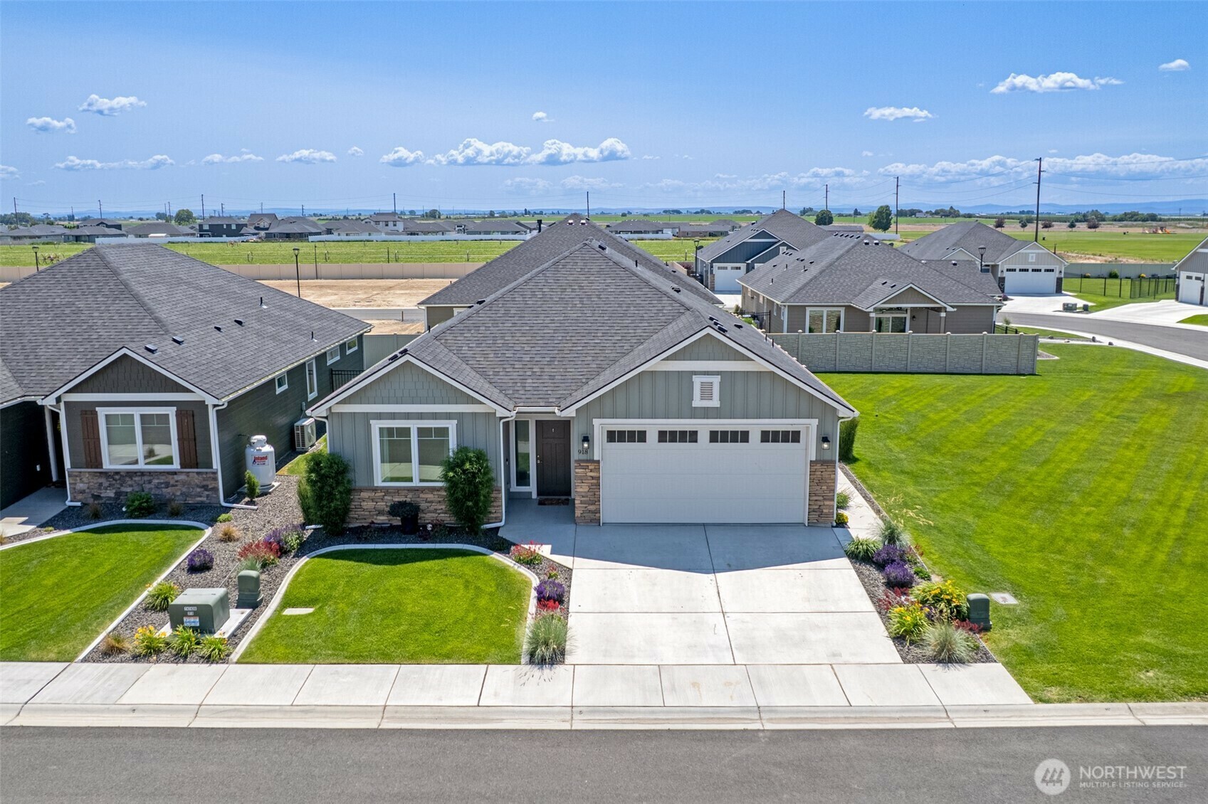 Property Photo: 918 N M Loop Drive SW WA 98848