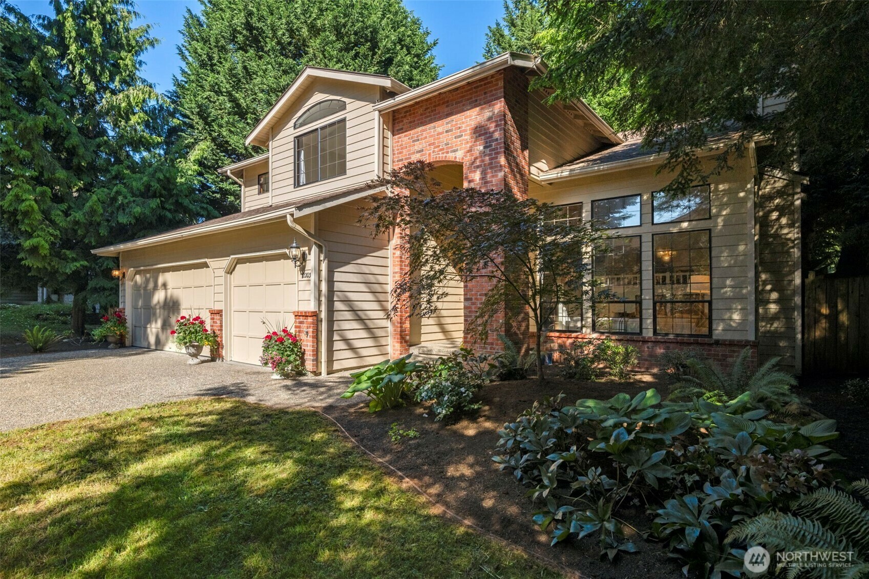 Property Photo: 12203 SE 179th Place WA 98058