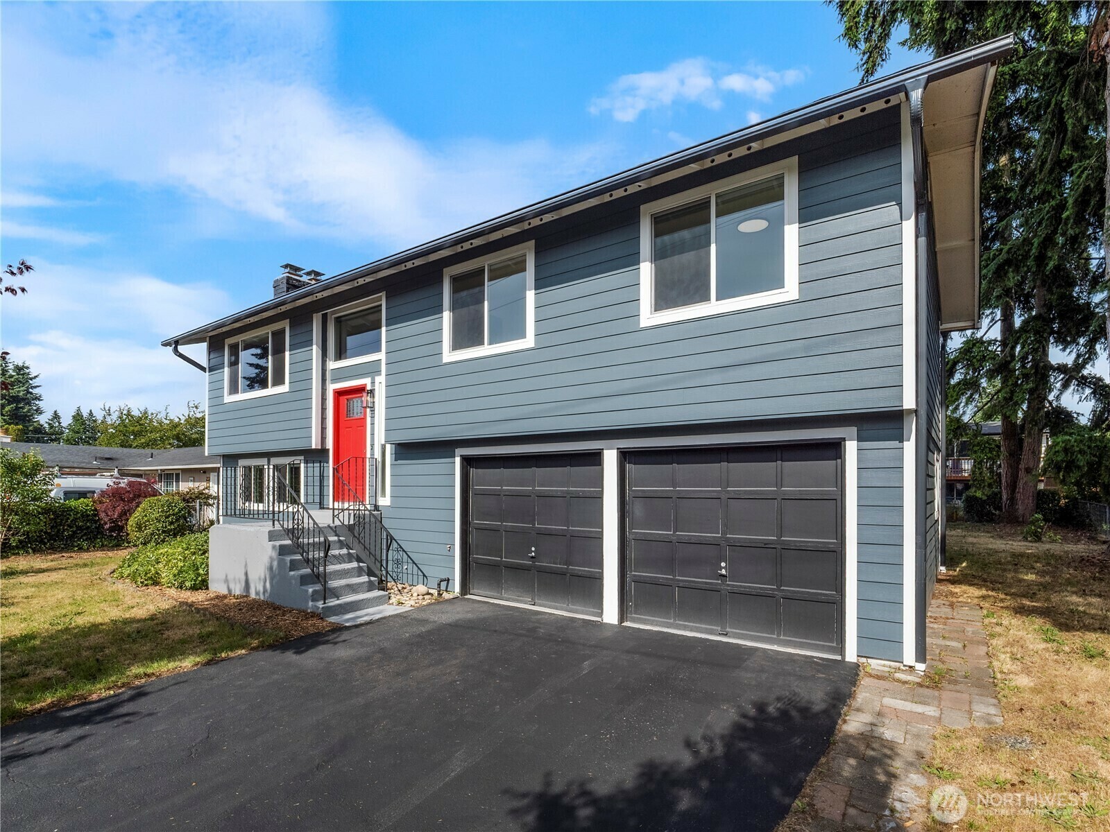 Property Photo: 17301 6th Avenue E WA 98387