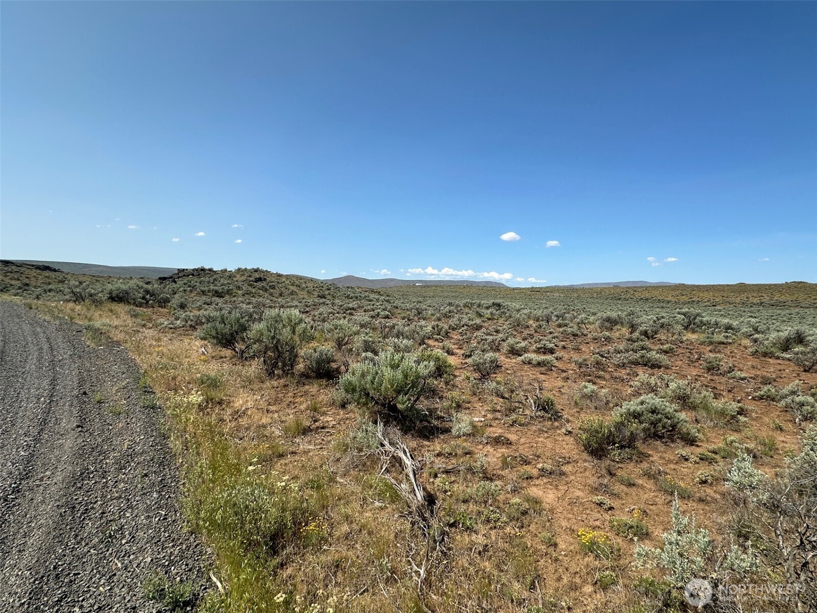 Property Photo: 43192 Texas Loop WA 98823