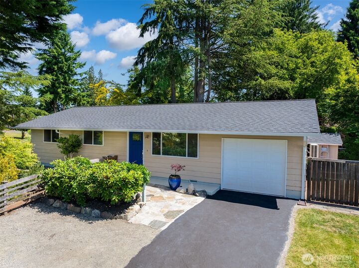 Property Photo:  422  210th Street SW  WA 98036 