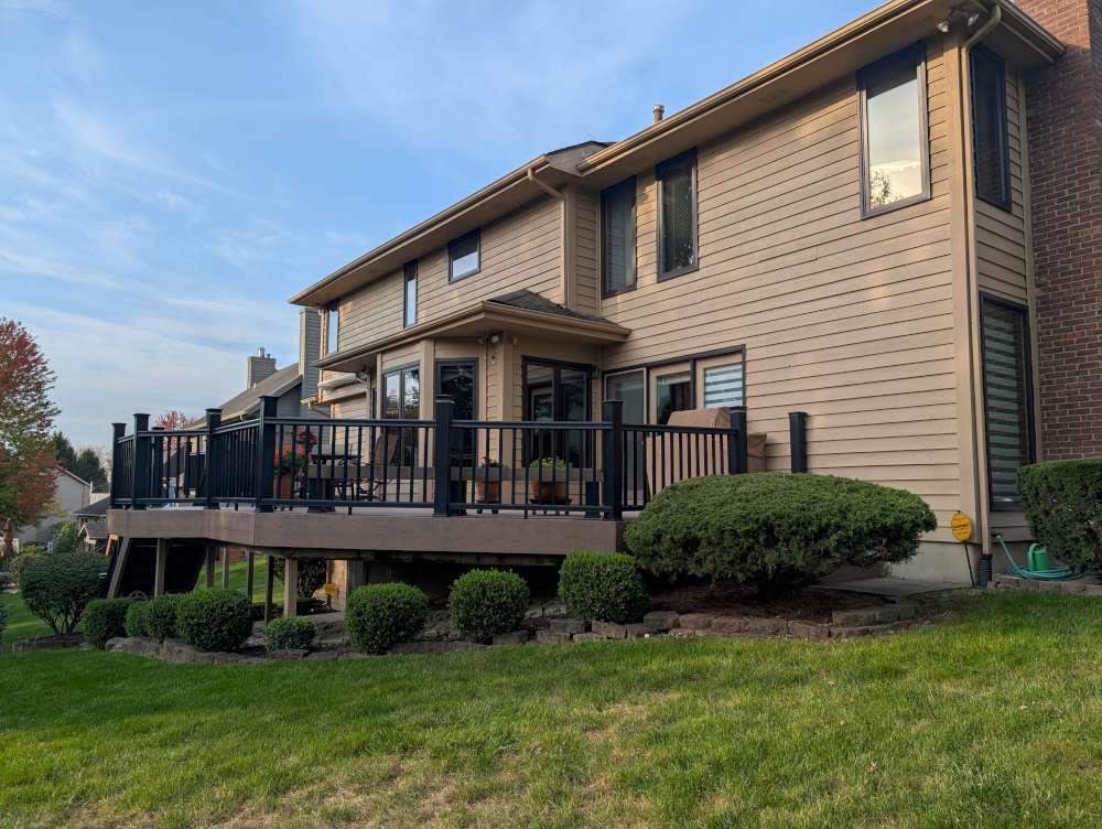Property Photo: 1537 Hunters Pointe Drive IN 47374