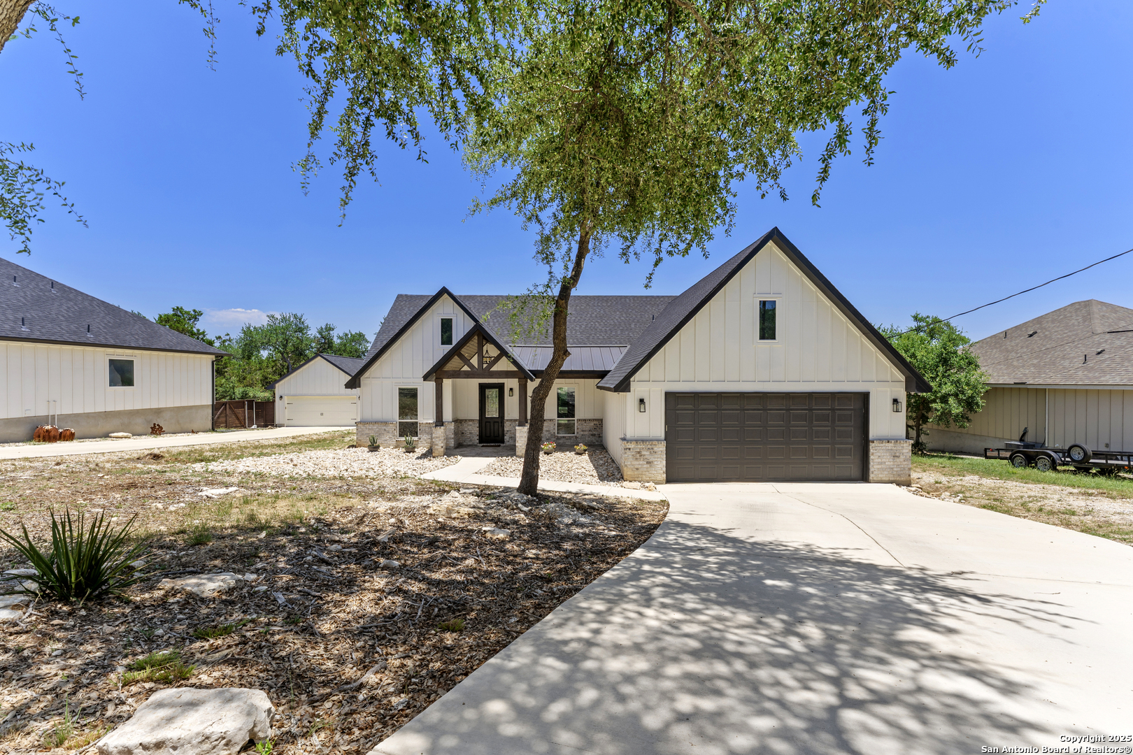 Property Photo: 1101 Persimmon TX 78623