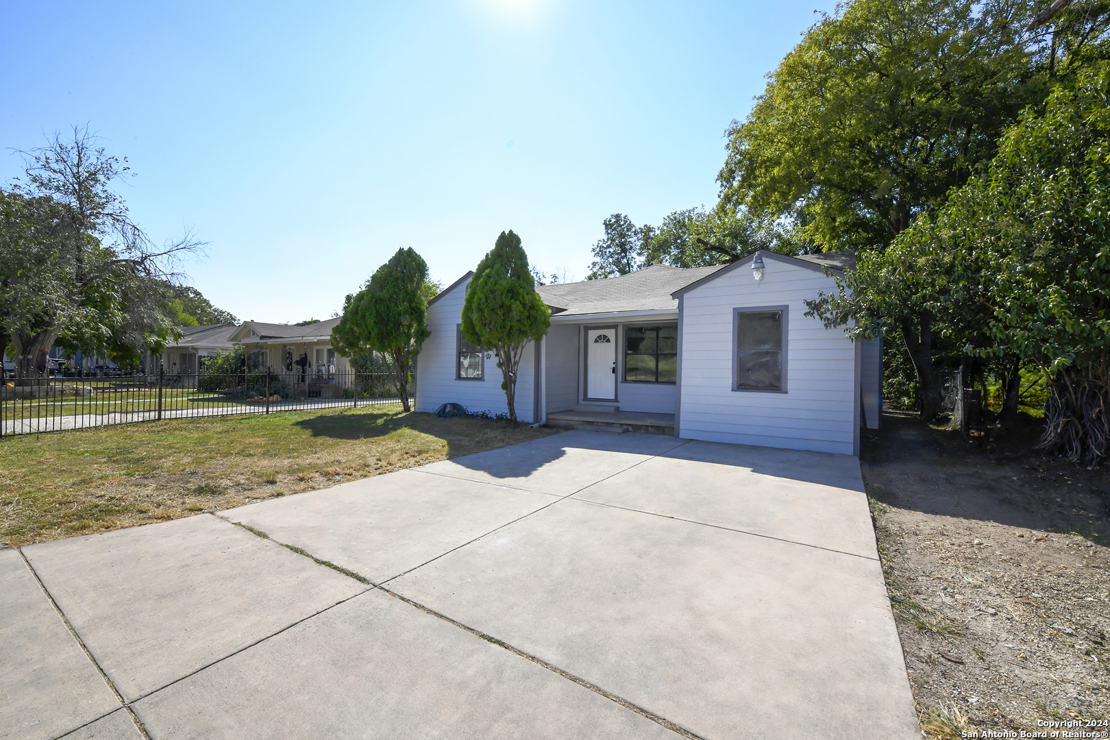 Property Photo: 1018 Alametos TX 78201