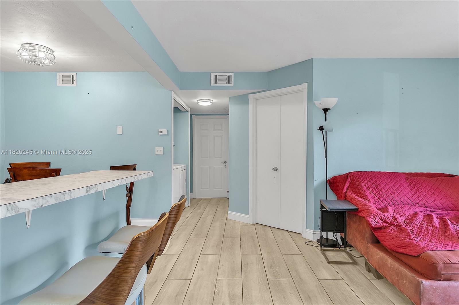 Property Photo: 251 W Palm Cir W 207 FL 33025