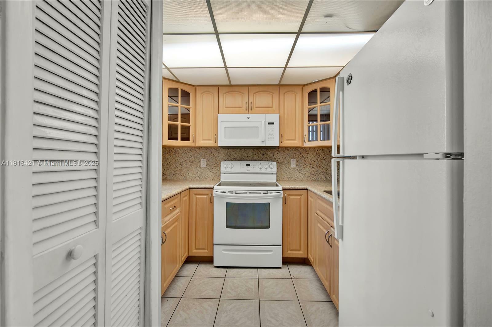 Property Photo: 6825 W Flagler St 303 FL 33144