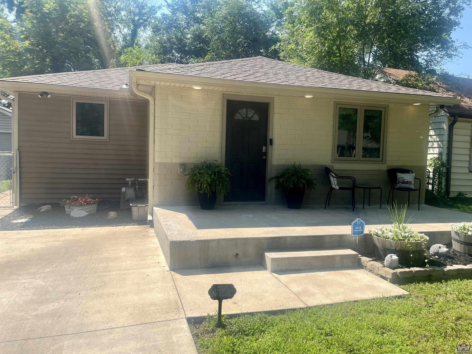 Property Photo:  1513 NW Logan St  KS 66608 