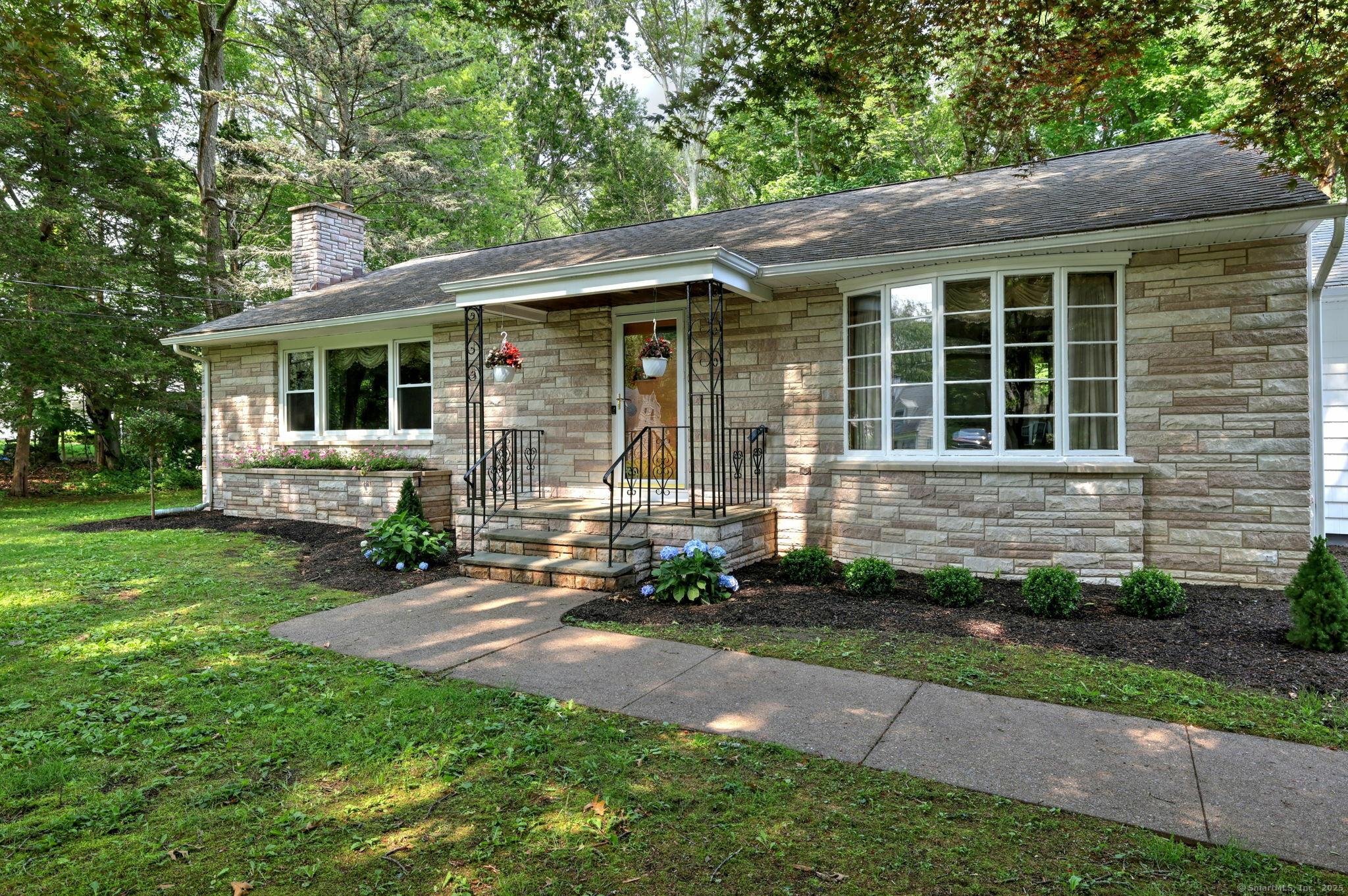 Property Photo:  307 Fairlea Road  CT 06477 