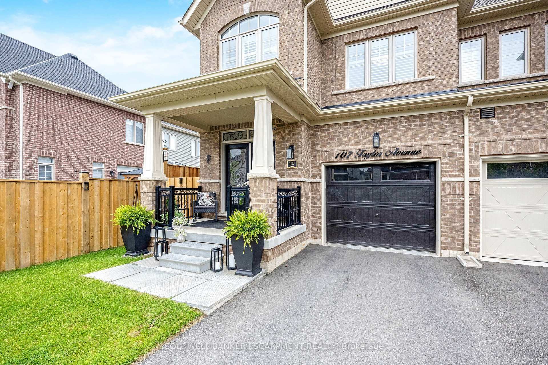 Property Photo: 107 Taylor Avenue ON N0B 2K0