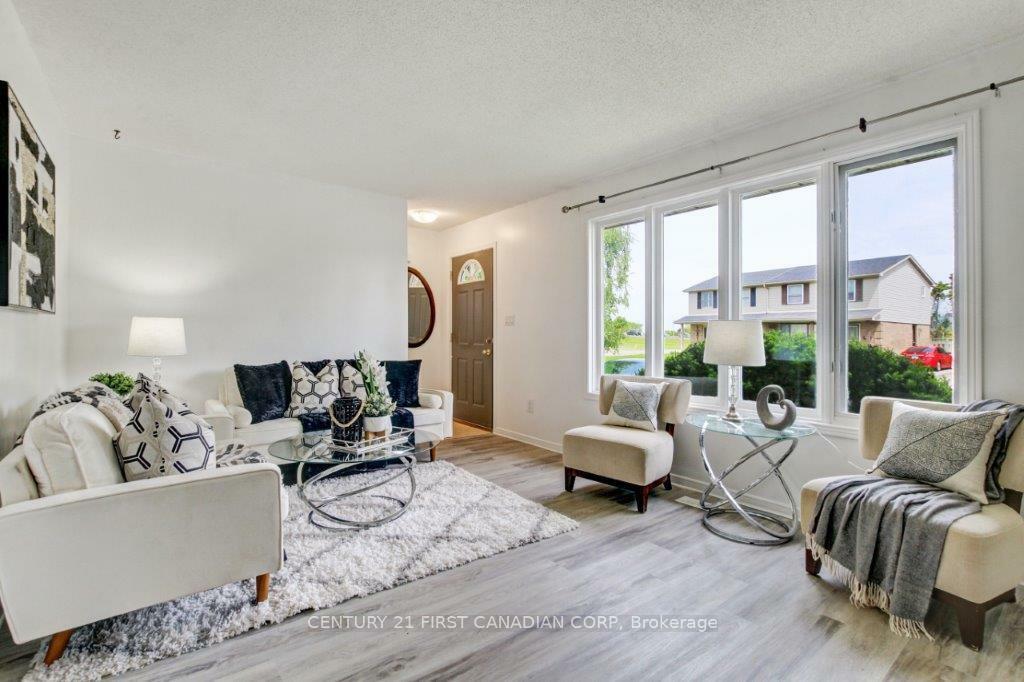 Property Photo: 5 Golding Place ON N5R 6B6