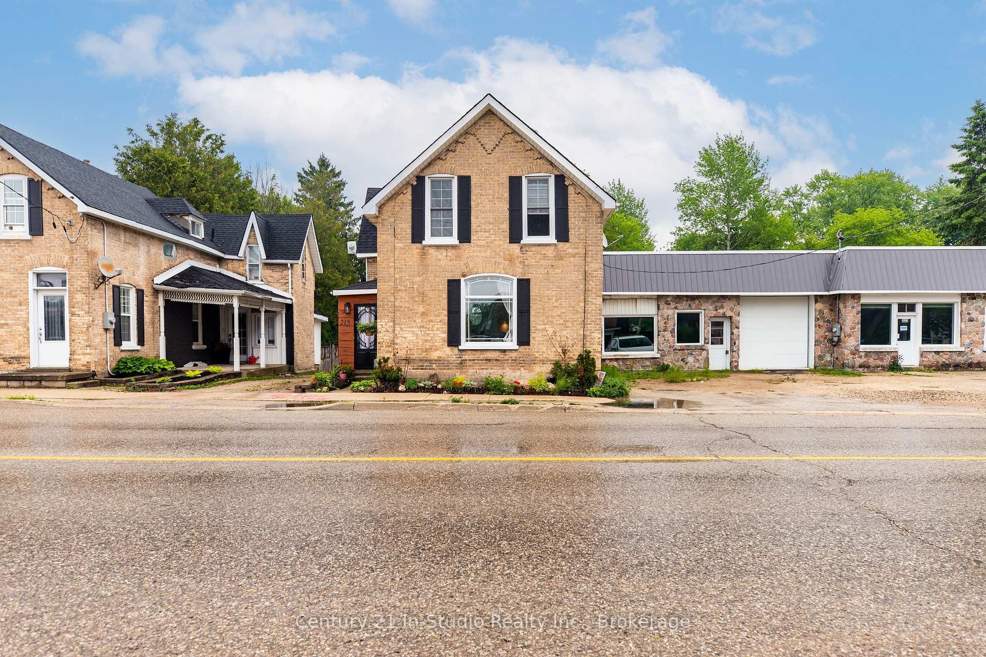 Property Photo: 215 Garafraxa Street ON N0G 1R0