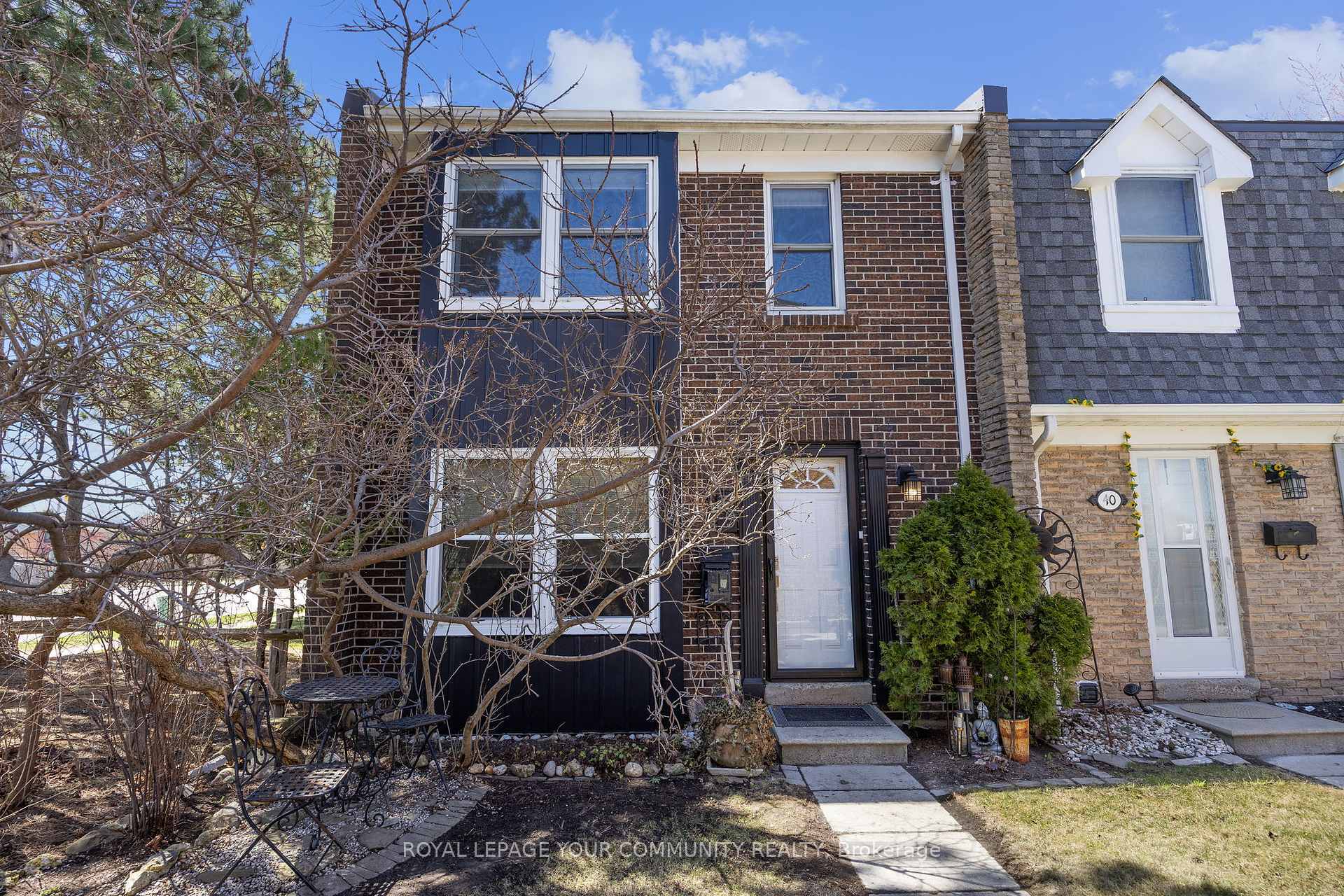 Property Photo: 1020 Central Park Drive 39 ON L6S 3J5