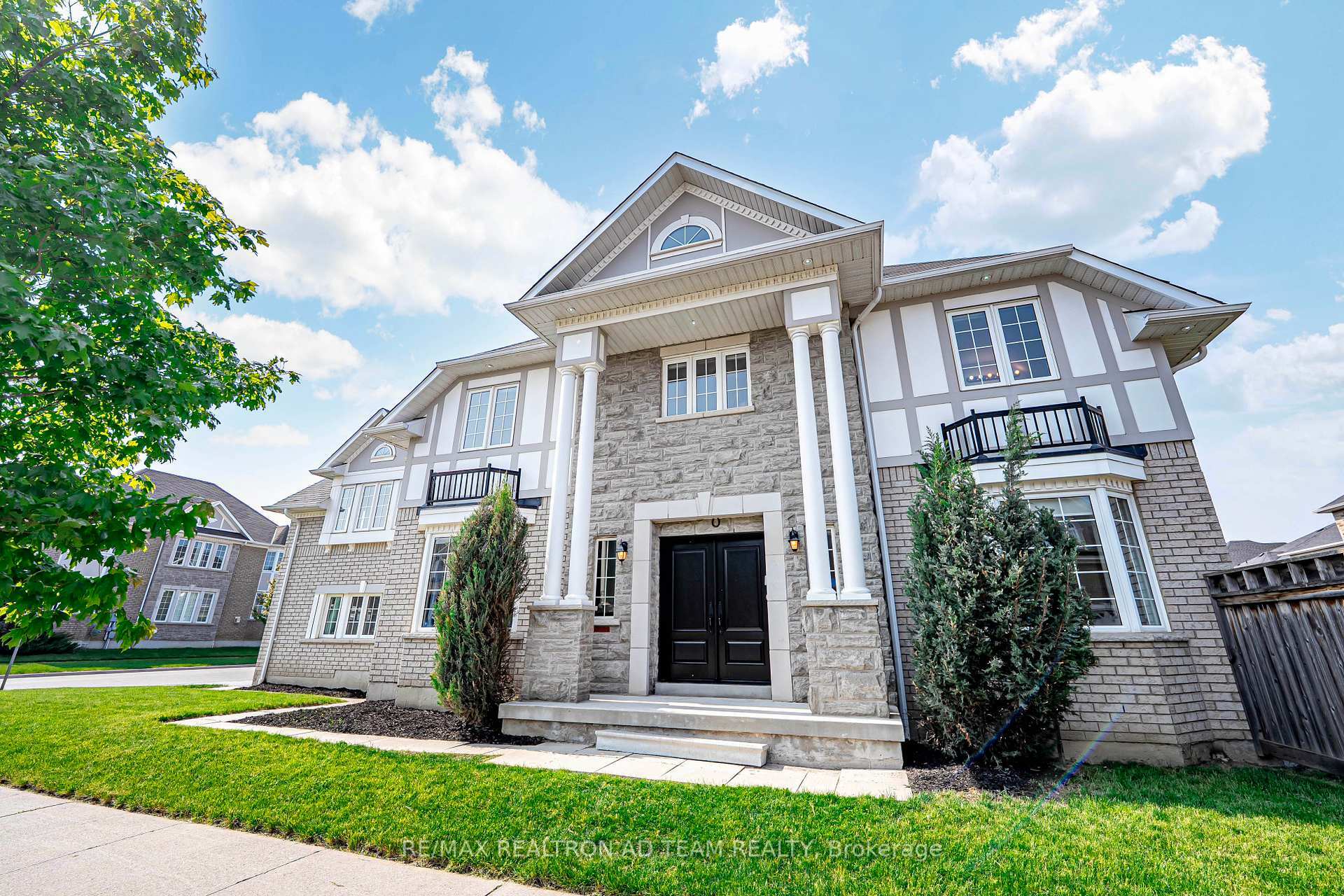 Property Photo: 62 McCourt Drive ON L1Z 0P1