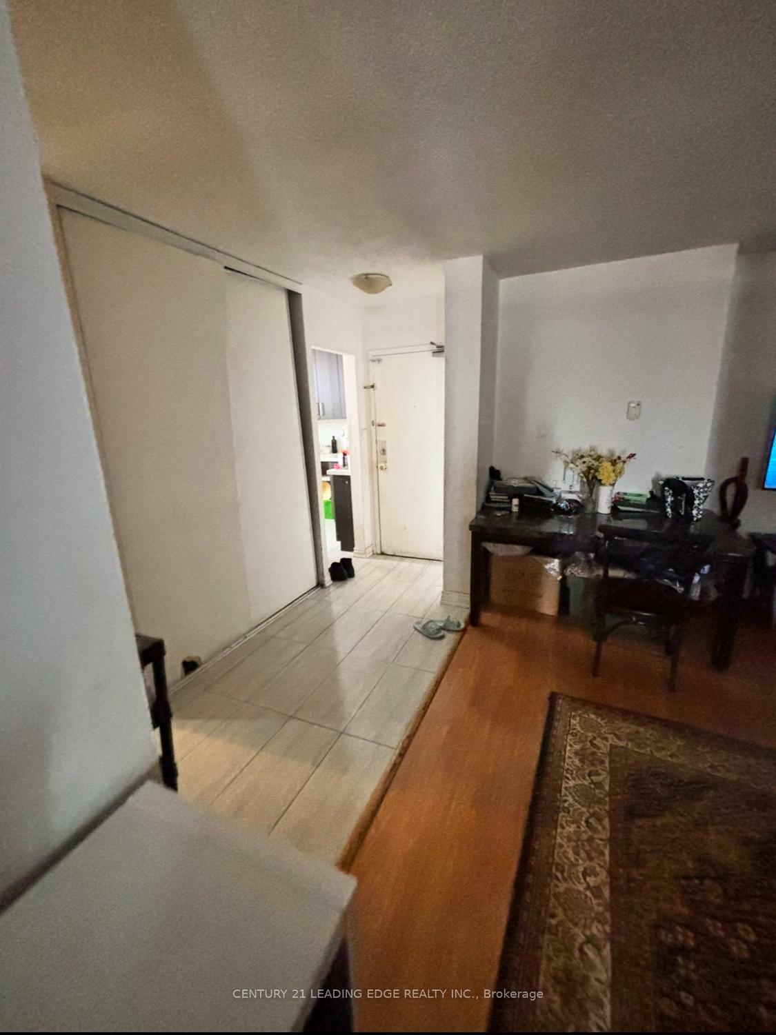 Photo de la propriété:  340 Dixon Road 2208  ON M9R 1T1 