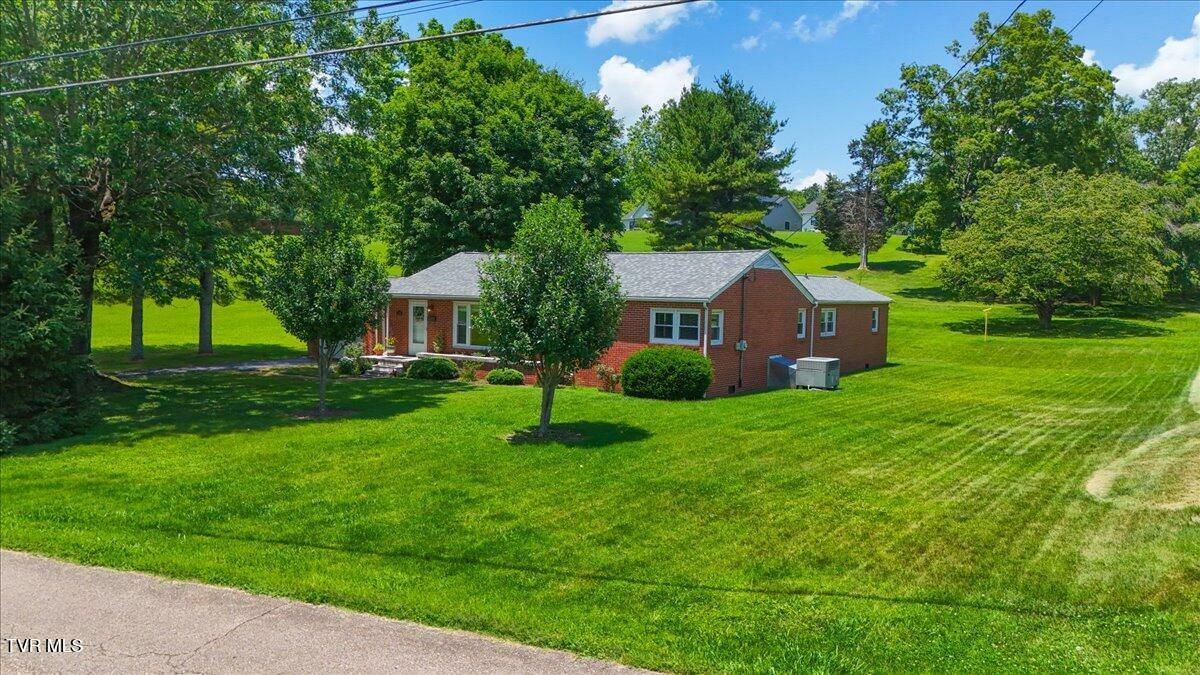 Property Photo: 2218 North Greenwood Drive TN 37604