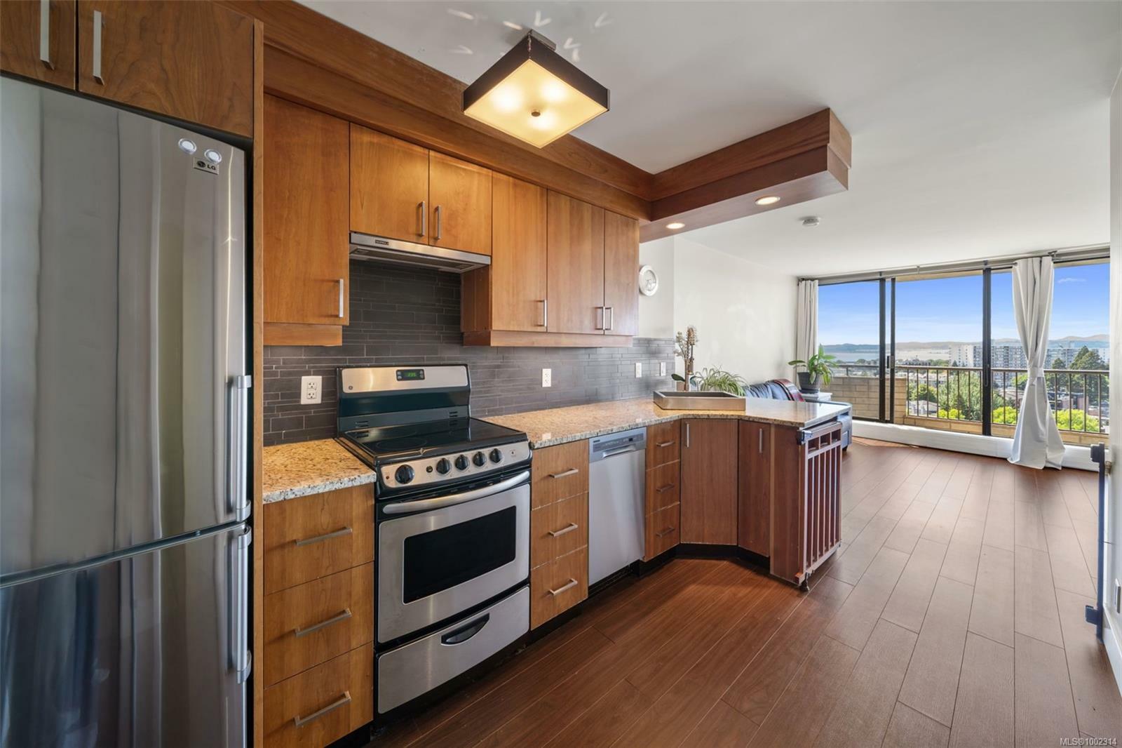 Property Photo: 620 Toronto St 1203 BC V8V 1P7