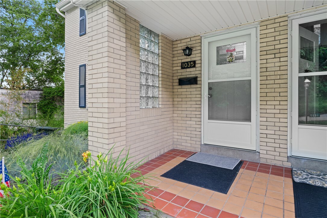 Property Photo: 1035 Amherst St PA 15131
