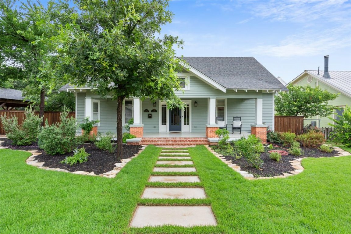 Property Photo: 305 E 8th Street TX 78626