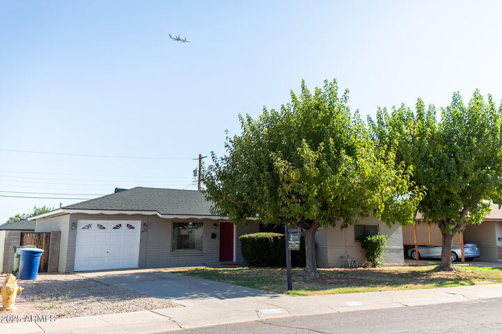 Property Photo:  1412 W 7th Place  AZ 85281 