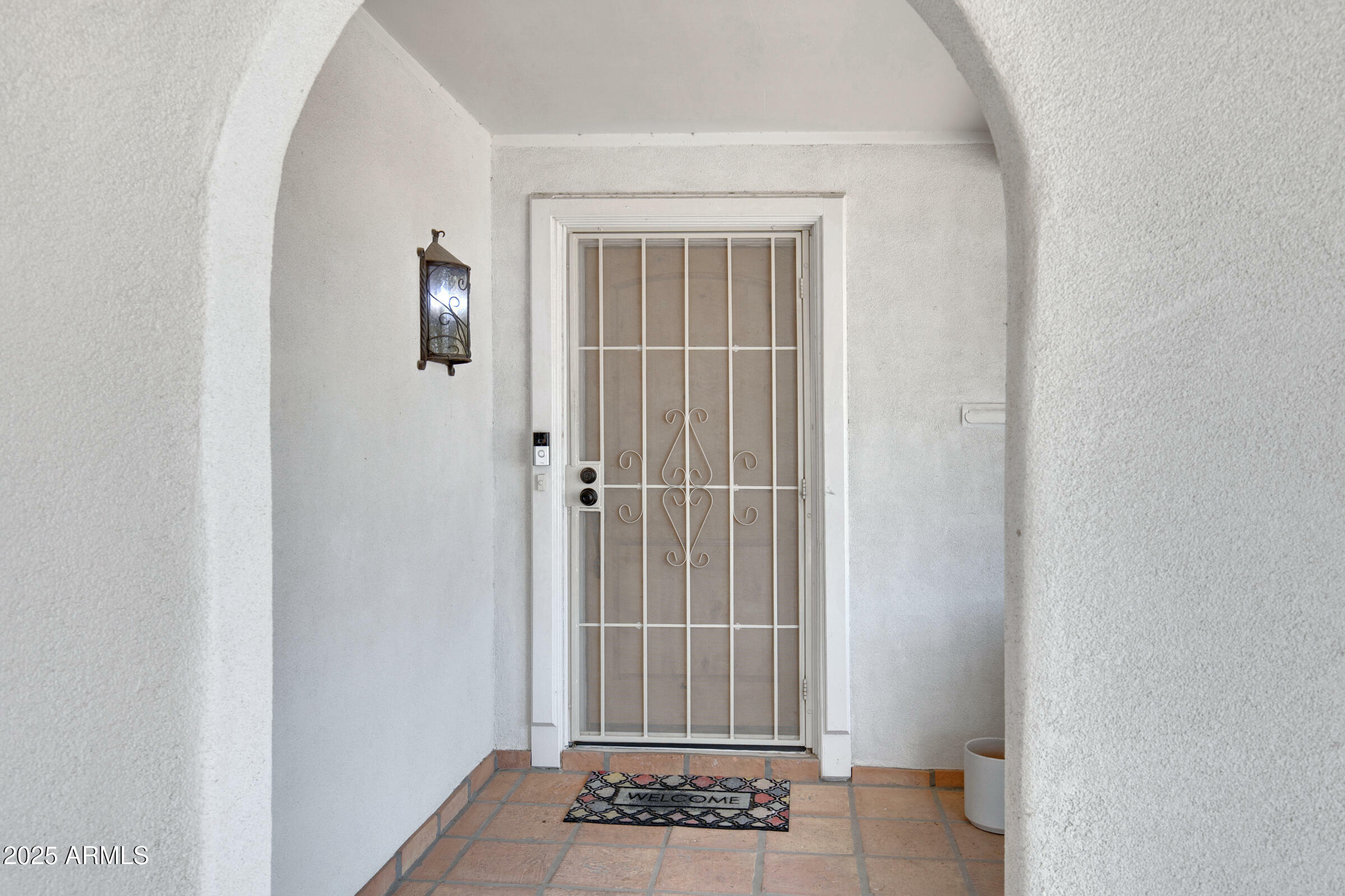 Property Photo: 3007 N 84th Place AZ 85251