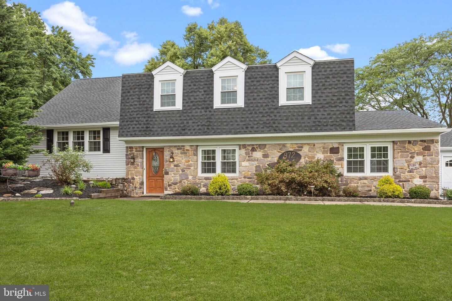 Property Photo:  872 Kilby Drive  PA 19067 