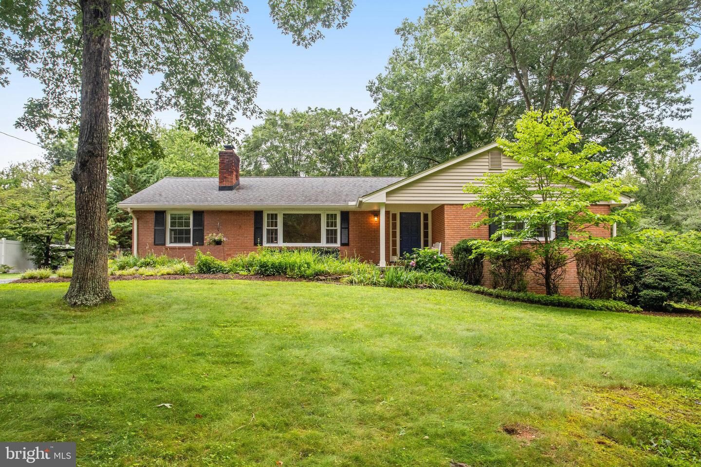 Property Photo: 10704 Montgomery Drive VA 20111