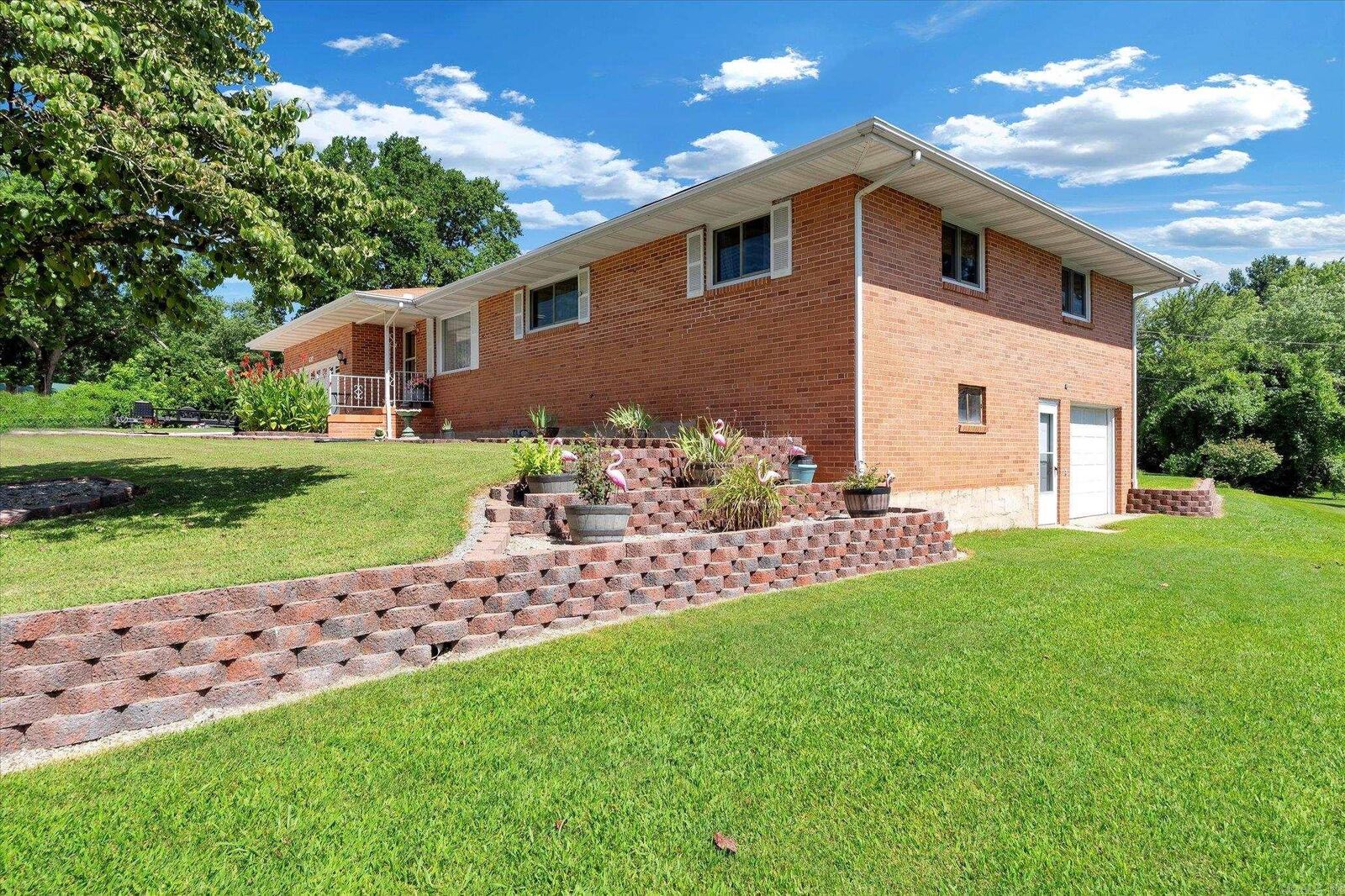 Property Photo: 627 Ridgemont Drive AR 72653