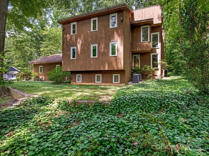 Property Photo:  3310 Windbluff Drive  NC 28277 