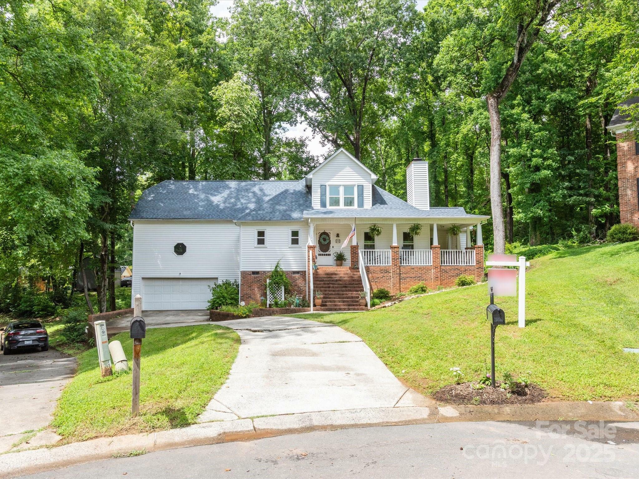 6934 Loretta Place  Charlotte NC 28215 photo