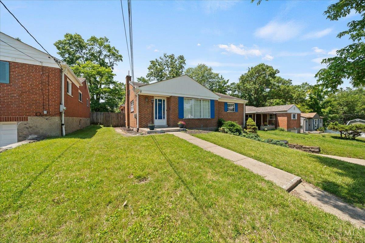 Property Photo: 8679 Elmtree Avenue OH 45231
